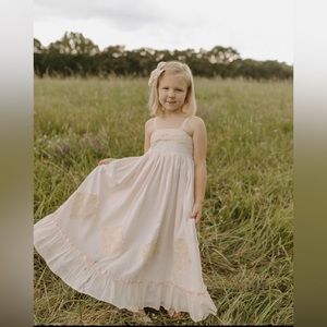 Well Dressed Wolf size 6